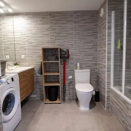 Appartement Modern Spacious 1 Bed With Pool Close To *
